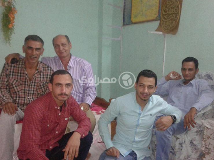 علاء-أبو-العيلة-مع-اصدقاءه