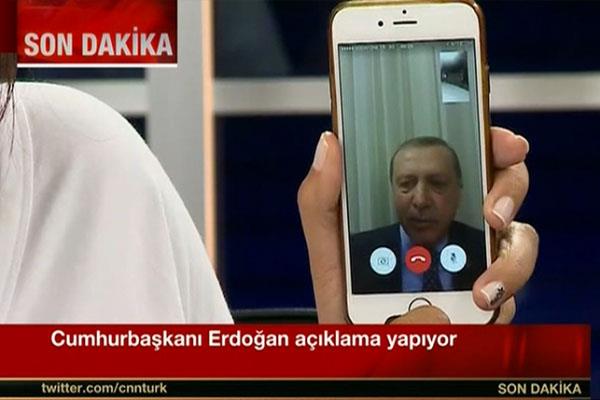 الهاتف-الذي-ظهر-به-أردوغان copy