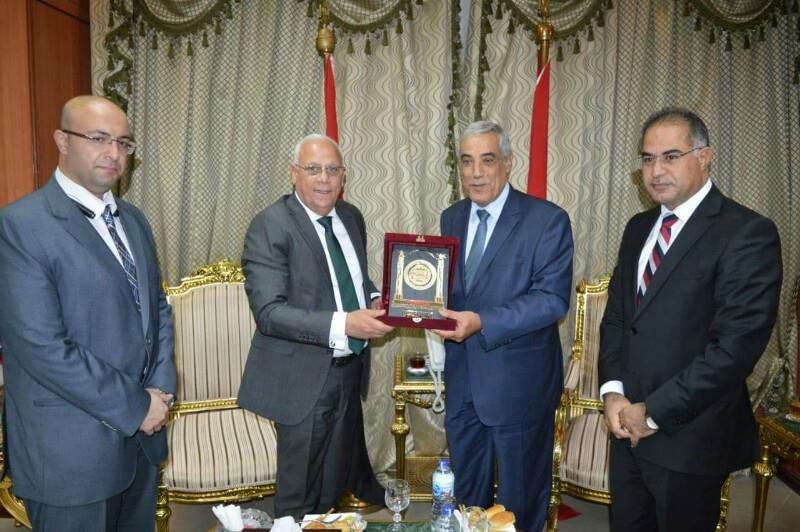 محافظ بورسعيد يستقبل السفير الجزائري