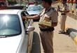 مدير أمن المنوفية يوزع الحلوى على سيارات المارة احتفالا بقناة السويس (8)                                                                                                                                
