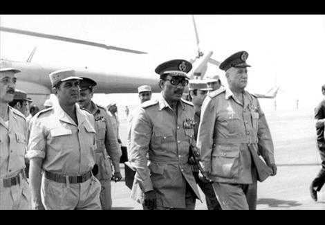 أكتوبر.. شهر يجمع ذكري الميلاد والنصر للمشير أحمد إسماعيل أكتوبر.. شهر يجمع ذكري الميلاد والنصر للمشير أحمد إسماعيل