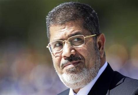 خبراء: دعوات التظاهر يوم محاكمة مرسي هدفها نشر الفوضى وإرهاق الأمن خبراء: دعوات التظاهر يوم محاكمة مرسي هدفها نشر الفوضى وإرهاق الأمن