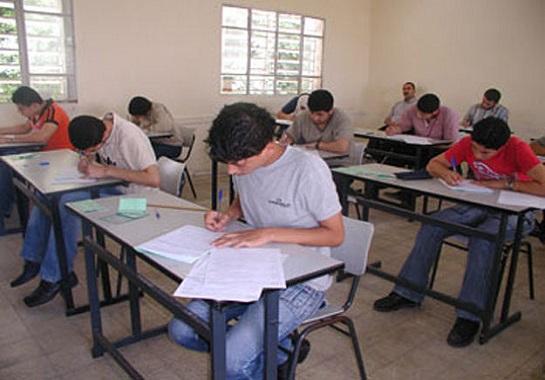 ضبط طالب حاول تصوير أسئلة امتحان اللغة الإنجليزية بالعبور ضبط طالب حاول تصوير أسئلة امتحان اللغة الإنجليزية بالعبور