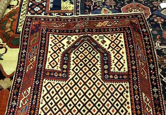 هل يجوز أخذ سجادة من المسجد ووضع أخرى مكانها؟.. علي جمعة يجيب هل يجوز أخذ سجادة من المسجد ووضع أخرى مكانها؟.. علي جمعة يجيب