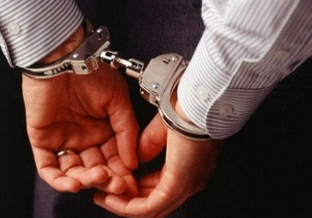 ضبط أدمن صفحة "الداخلية المزيفة" للنصب على الفتيات ضبط أدمن صفحة "الداخلية المزيفة" للنصب على الفتيات