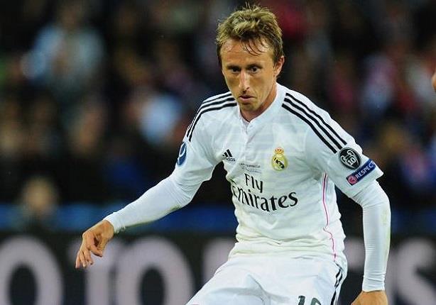إصابة مودريتش تصيب ريال مدريد بالقلق إصابة مودريتش تصيب ريال مدريد بالقلق