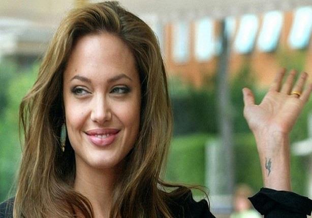 أنجيلينا جولي: اعتزلت التمثيل أخيرًا أنجيلينا جولي: اعتزلت التمثيل أخيرًا