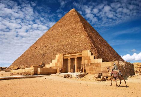 دخول يابانيين هرم خوفو ومركبه في 2012 يثير تناقضا فى التصريحات بالآثار دخول يابانيين هرم خوفو ومركبه في 2012 يثير تناقضا فى التصريحات بالآثار
