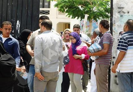 ضبط طالب سرب أجزاء من امتحان اللغة الفرنسية على "فيس بوك" بكفرالشيخ ضبط طالب سرب أجزاء من امتحان اللغة الفرنسية على "فيس بوك" بكفرالشيخ