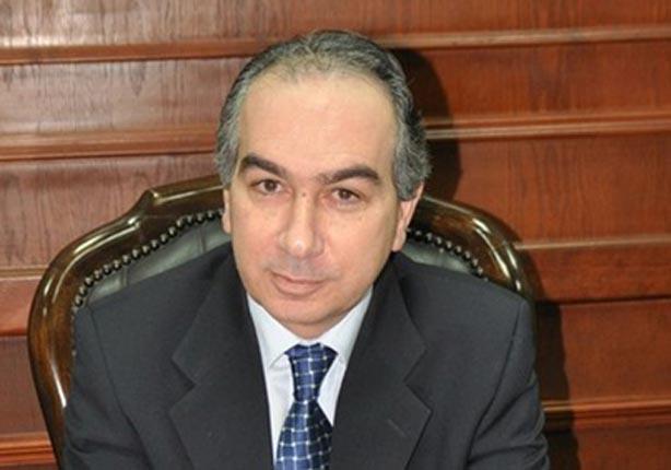 محافظ الجيزة يتفقد لجان الهرم الانتخابية.. وسط إقبال ضعيف في صفوف الناخبين محافظ الجيزة يتفقد لجان الهرم الانتخابية.. وسط إقبال ضعيف في صفوف الناخبين