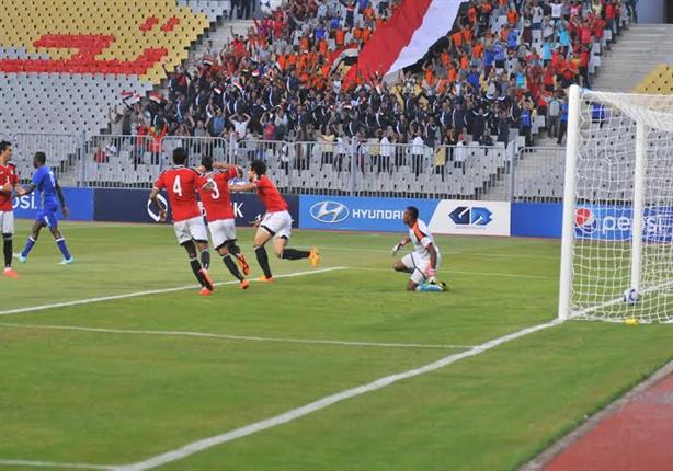 الأرصاد لاتحاد الكرة: غطوا ملعب برج العرب أو إلعبوا في الصعيد الأرصاد لاتحاد الكرة: غطوا ملعب برج العرب أو إلعبوا في الصعيد