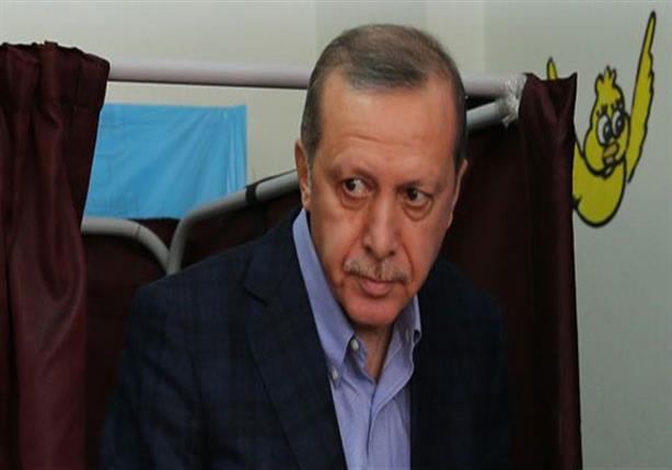 إردوغان يحث البرلمان على تعديل الدستور.. ومنتقديه: "يعزز نزعاته السلطوية" إردوغان يحث البرلمان على تعديل الدستور.. ومنتقديه: "يعزز نزعاته السلطوية"
