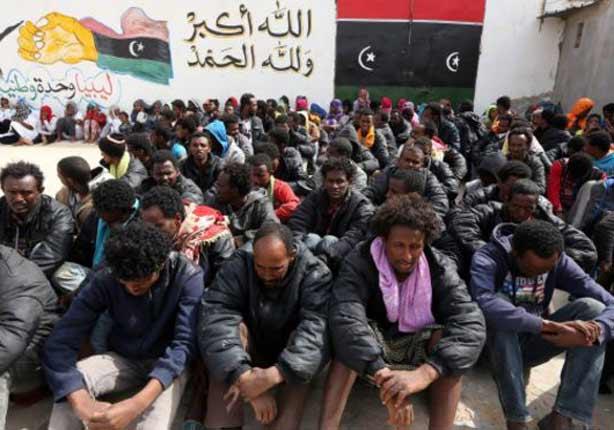 مسؤول ليبي: مسلحو تنظيم الدولة الإسلامية يهربون إلى أوروبا في قوارب المهاجرين مسؤول ليبي: مسلحو تنظيم الدولة الإسلامية يهربون إلى أوروبا في قوارب المهاجرين