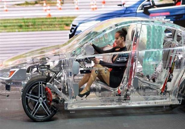 سيارة "شفافة" تبهر العالم بمعرض فرانكفورت الدولي 2015 | مصراوى