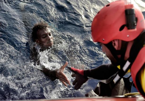 إجلاء 9 مهاجرين من سفينة الإنقاذ "أوبن آرمز" و98 لازالوا على متنها إجلاء 9 مهاجرين من سفينة الإنقاذ "أوبن آرمز" و98 لازالوا على متنها