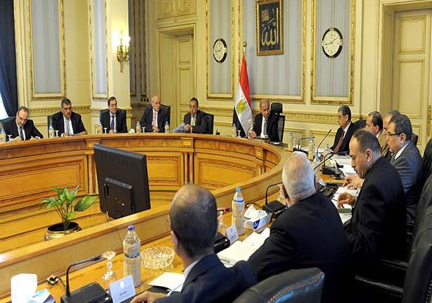 4 شائعات كبرى في 5 أيام.. والحكومة: "كذب" 4 شائعات كبرى في 5 أيام.. والحكومة: "كذب"