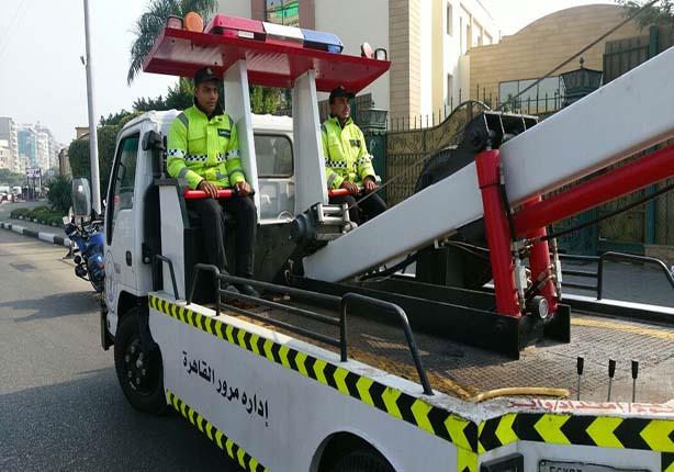 الداخلية: رفع السيارات المتواجدة بطرق الكورنيش عقب بدء سريان حظر التحرك الداخلية: رفع السيارات المتواجدة بطرق الكورنيش عقب بدء سريان حظر التحرك