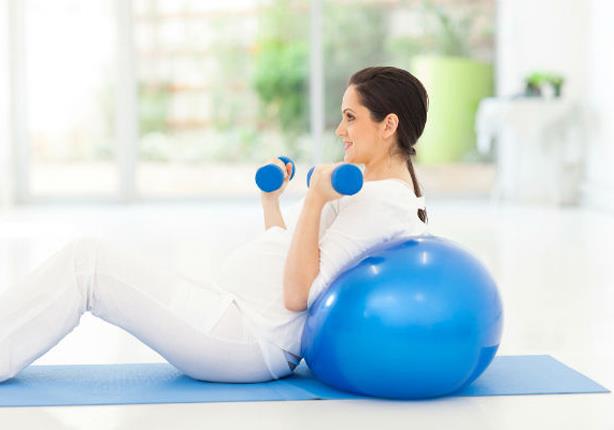 3 تمارين بالكرة المطاطية تمنحك جسداً رياضياً 3 تمارين بالكرة المطاطية تمنحك جسداً رياضياً