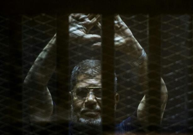"أصيب بإغماء".. التليفزيون المصري يكشف تفاصيل وفاة محمد مرسي "أصيب بإغماء".. التليفزيون المصري يكشف تفاصيل وفاة محمد مرسي