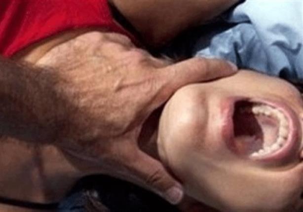 فرد أمن يقتل زوجته ويسلم نفسه للشرطة: "خنقتها بإيدي" فرد أمن يقتل زوجته ويسلم نفسه للشرطة: "خنقتها بإيدي"