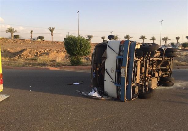 مصرع 6 أشخاص في انقلاب سيارة على طريق "الإسماعيلية – الزقازيق" مصرع 6 أشخاص في انقلاب سيارة على طريق "الإسماعيلية – الزقازيق"