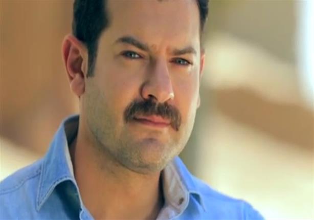 عمرو يوسف لم ينبهر بأداء محمد ممدوح في "جراند أوتيل".. والسبب؟ عمرو يوسف لم ينبهر بأداء محمد ممدوح في "جراند أوتيل".. والسبب؟