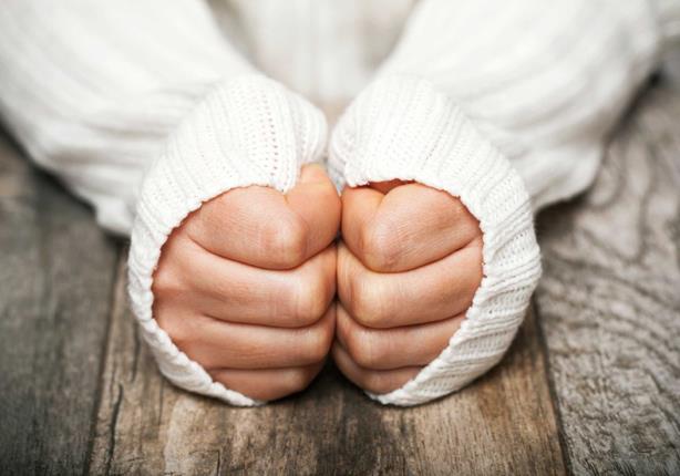 غير الجو البارد.. أسباب مرضية لبرودة الأطراف غير الجو البارد.. أسباب مرضية لبرودة الأطراف