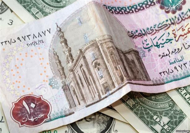 على هامش التعويم.. حيل أصحاب المعاشات: "زوجان انفصلا للبقاء على قيد الحياة" على هامش التعويم.. حيل أصحاب المعاشات: "زوجان انفصلا للبقاء على قيد الحياة"