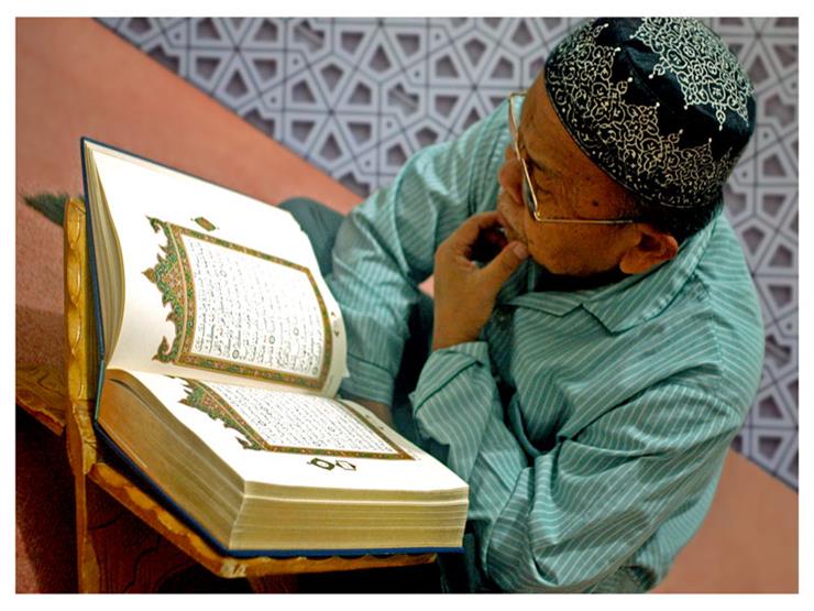 ما الغرض من نزول القرآن متفرقاً؟ ما الغرض من نزول القرآن متفرقاً؟