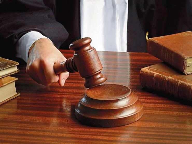 محاكمة 12 شخصًا أقاموا صلاة "التراويح" أعلى سطح منزل محاكمة 12 شخصًا أقاموا صلاة "التراويح" أعلى سطح منزل