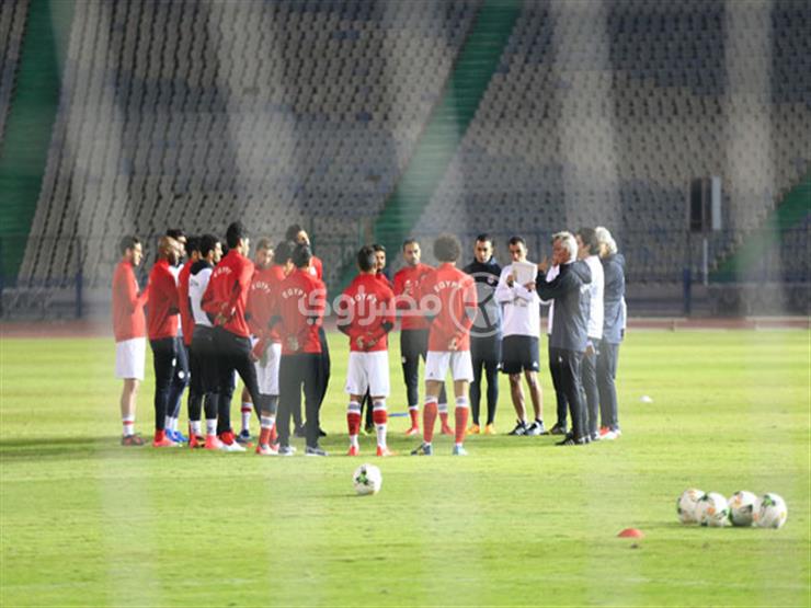الأهلي يهاجم اتحاد الكرة بسبب الدوليين.. وأبو ريدة يعتذر الأهلي يهاجم اتحاد الكرة بسبب الدوليين.. وأبو ريدة يعتذر
