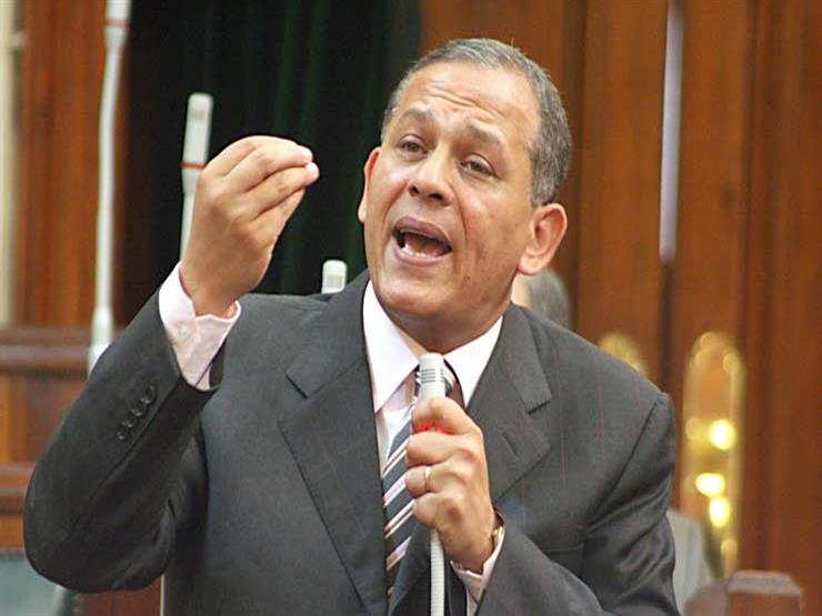 "السادات" يطالب "عبدالعال" بدخول البرلمان للحصول على تزكية النواب "السادات" يطالب "عبدالعال" بدخول البرلمان للحصول على تزكية النواب