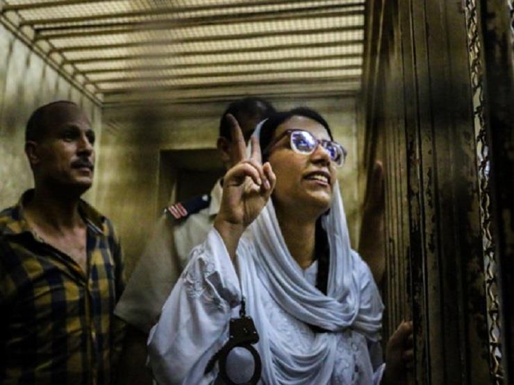 الحبس عامين لـ"ماهينور المصري" و3 سنوات لـ 4 نشطاء آخرين الحبس عامين لـ"ماهينور المصري" و3 سنوات لـ 4 نشطاء آخرين
