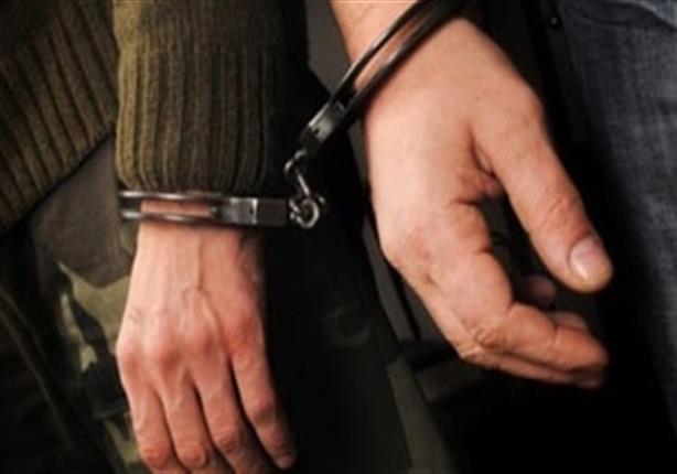 ضبط 4 أشخاص أثناء تنقيبهم عن الآثار بالبحيرة ضبط 4 أشخاص أثناء تنقيبهم عن الآثار بالبحيرة