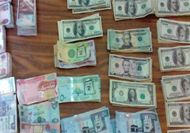 بحجم تعاملات ربع مليون دولار.. حبس متهم بالاتجار في العملة 4 أيام بحجم تعاملات ربع مليون دولار.. حبس متهم بالاتجار في العملة 4 أيام