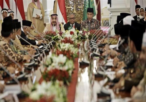 صحف عربية تبرز جولة العاهل السعودي في آسيا صحف عربية تبرز جولة العاهل السعودي في آسيا