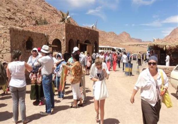 رغم موجة الصقيع.. 3 آلاف سائح يزورون سانت كاترين في أسبوع رغم موجة الصقيع.. 3 آلاف سائح يزورون سانت كاترين في أسبوع