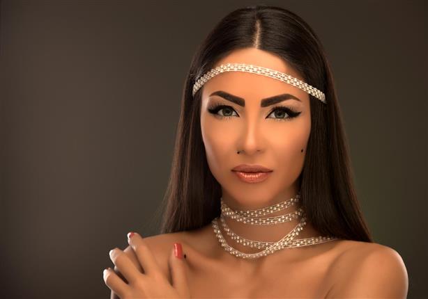 بالفيديو دوللي شاهين تتحدى الرقابة وتطرح أغنية ممنوعة بالفيديو دوللي شاهين تتحدى الرقابة وتطرح أغنية ممنوعة