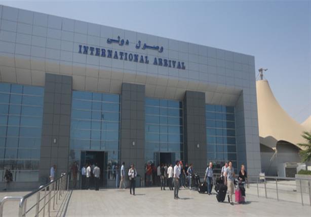 وزير الطيران المدني يتفقد مطار الغردقة ويلتقي العاملين وزير الطيران المدني يتفقد مطار الغردقة ويلتقي العاملين
