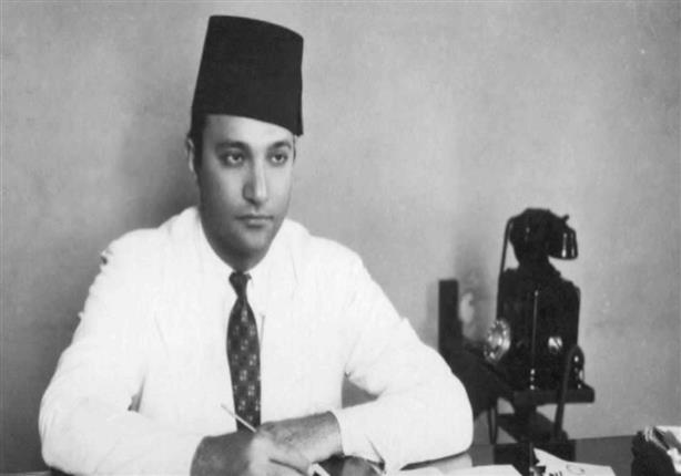 كاتب وممثل درّس لهما محمد عبدالوهاب "الأناشيد" في الثانوية كاتب وممثل درّس لهما محمد عبدالوهاب "الأناشيد" في الثانوية