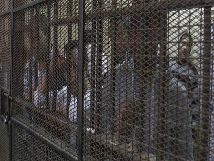 "الجنايات" تُصدر حكمها بشأن 10 متهمين قتلوا مواطنًا في البساتين "الجنايات" تُصدر حكمها بشأن 10 متهمين قتلوا مواطنًا في البساتين