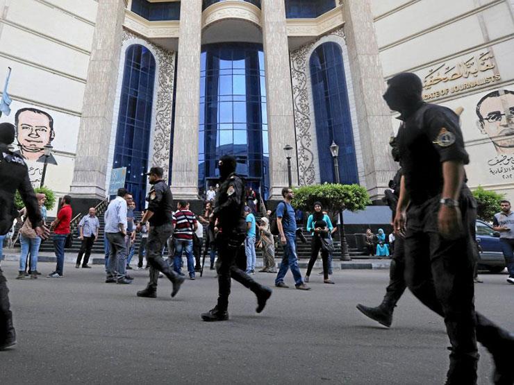 هدوء وإجراءات أمنية مكثفة بميدان التحرير وأمام نقابة الصحفيين هدوء وإجراءات أمنية مكثفة بميدان التحرير وأمام نقابة الصحفيين