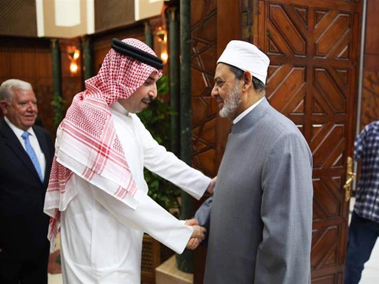 الطيب لسفير البحرين: المنطقة العربية تحتاج لجهود لإنقاذ شبابها من التطرف الطيب لسفير البحرين: المنطقة العربية تحتاج لجهود لإنقاذ شبابها من التطرف