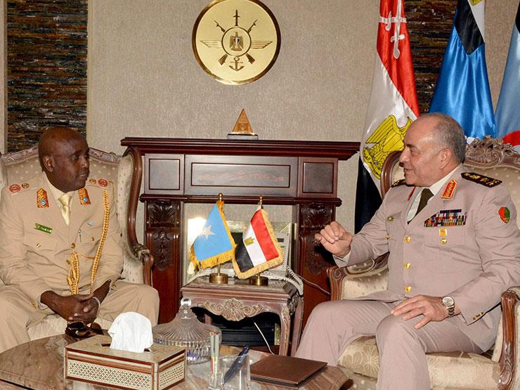 الفريق محمود حجازى يلتقى قائد الجيش الصومالى الفريق محمود حجازى يلتقى قائد الجيش الصومالى