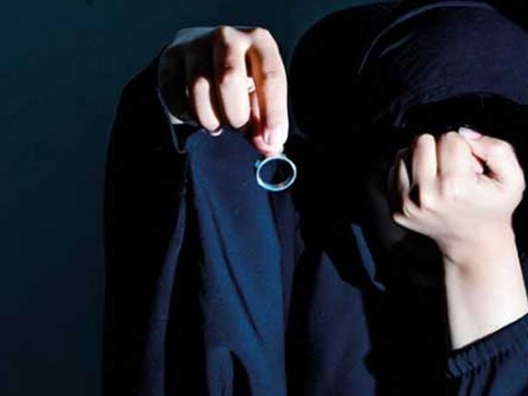 أسماء تطلب الخلع: "أبوه بيتحرش بيا وأخوه بيدخل عليا الحمام" أسماء تطلب الخلع: "أبوه بيتحرش بيا وأخوه بيدخل عليا الحمام"