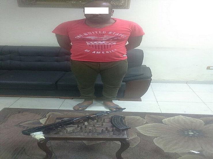 مباحث القاهرة تضبط عاطلا ومقاولا بحوزتهما بندقية آلية و3 فرد خرطوش مباحث القاهرة تضبط عاطلا ومقاولا بحوزتهما بندقية آلية و3 فرد خرطوش