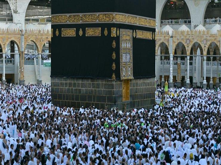ضيوف الرحمن يؤدون طواف الإفاضة بالمسجد الحرام ضيوف الرحمن يؤدون طواف الإفاضة بالمسجد الحرام