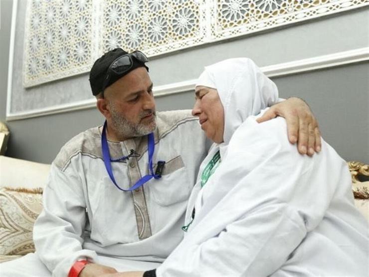 بالفيديو: عائلات وأخوات تفرقا منذ سنوات وجمعها الحج هذا العام بالفيديو: عائلات وأخوات تفرقا منذ سنوات وجمعها الحج هذا العام