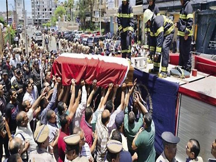 جنازة عسكرية مهيبة لـ "شهيد العريش" في مسقط رأسه بحلوان جنازة عسكرية مهيبة لـ "شهيد العريش" في مسقط رأسه بحلوان