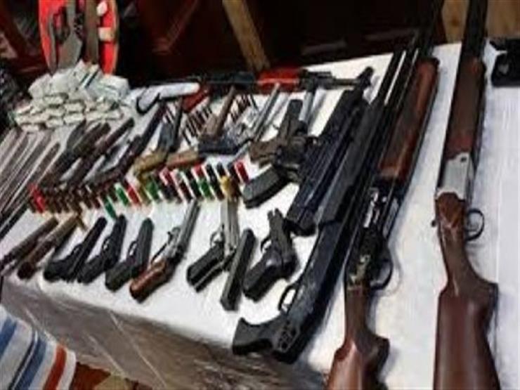 ضبط 9 قطع سلاح و120 طلقة بحوزة 7 متهمين في الجيزة ضبط 9 قطع سلاح و120 طلقة بحوزة 7 متهمين في الجيزة